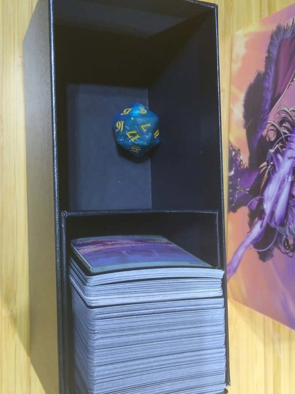 Magic The Gathering 150+ cards MTG Dominaria United Bundle Storage Box / DIE
